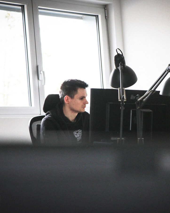 developpeur concentre travail codage module wordpress